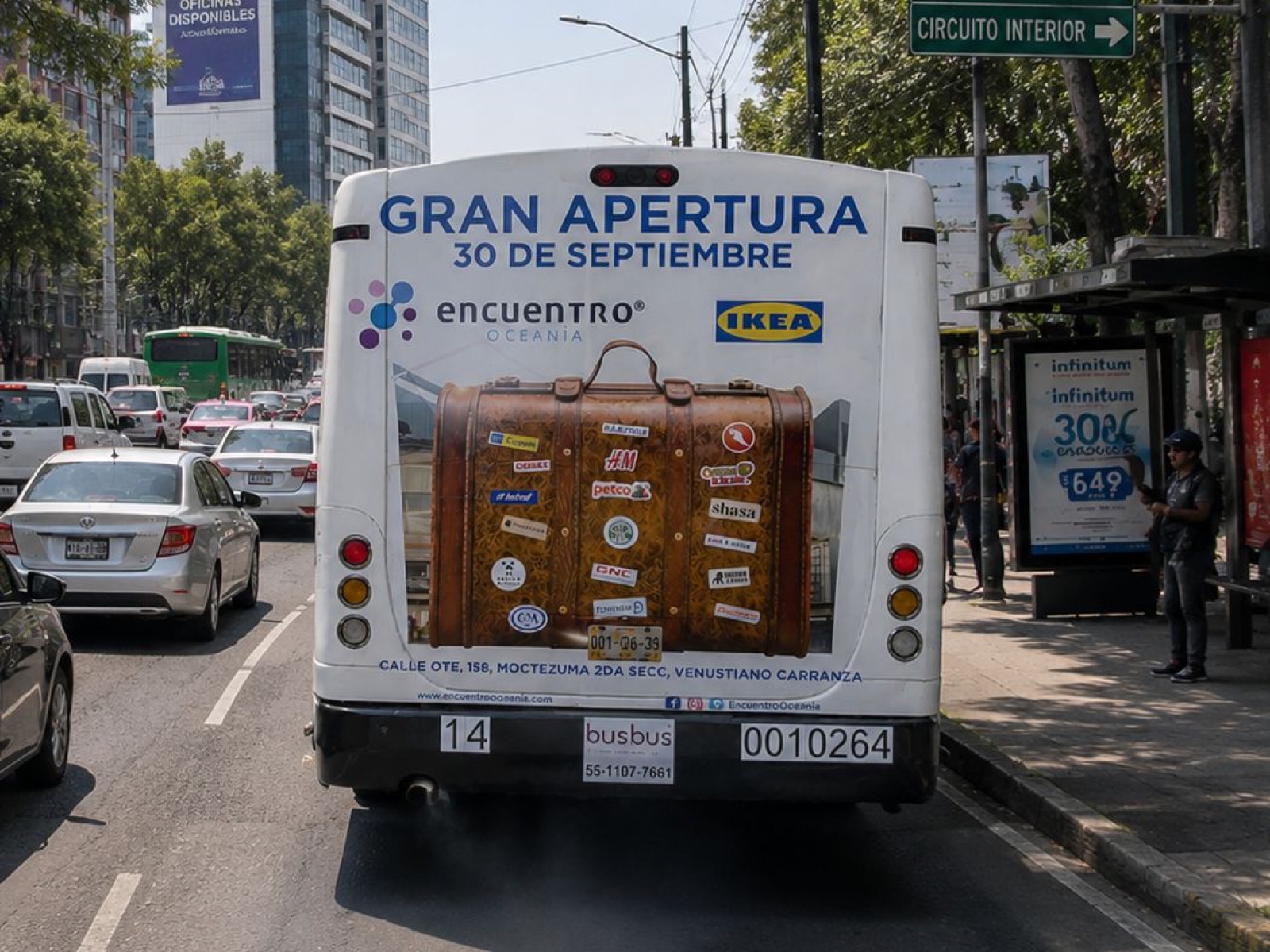 Medallón trasero de autobús urbano con campaña IKEA (gran apertura) — publicidad exterior OOH en CDMX con BusBus