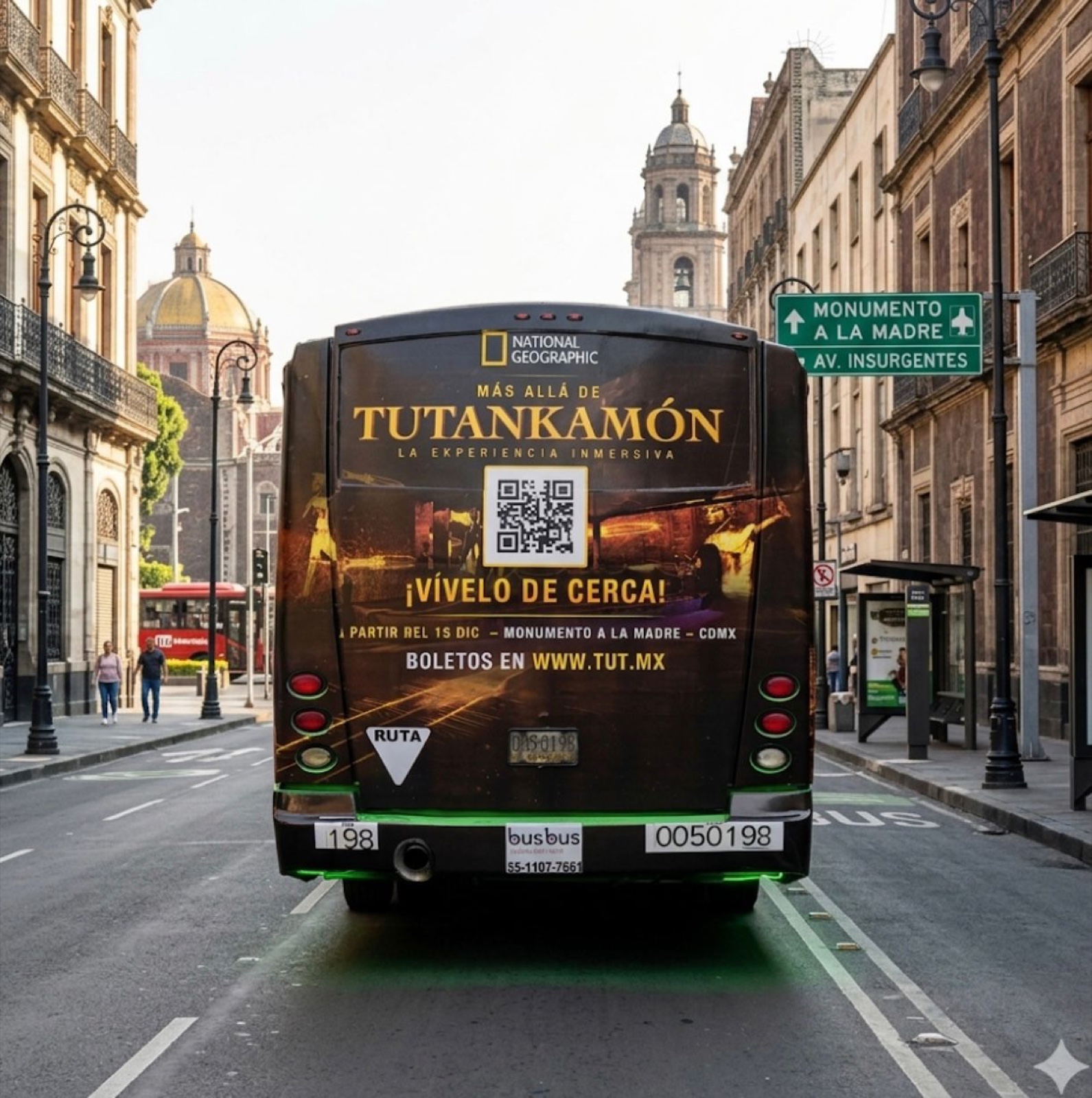 Medallón trasero de autobús urbano con campaña National Geographic — publicidad exterior OOH en CDMX con BusBus