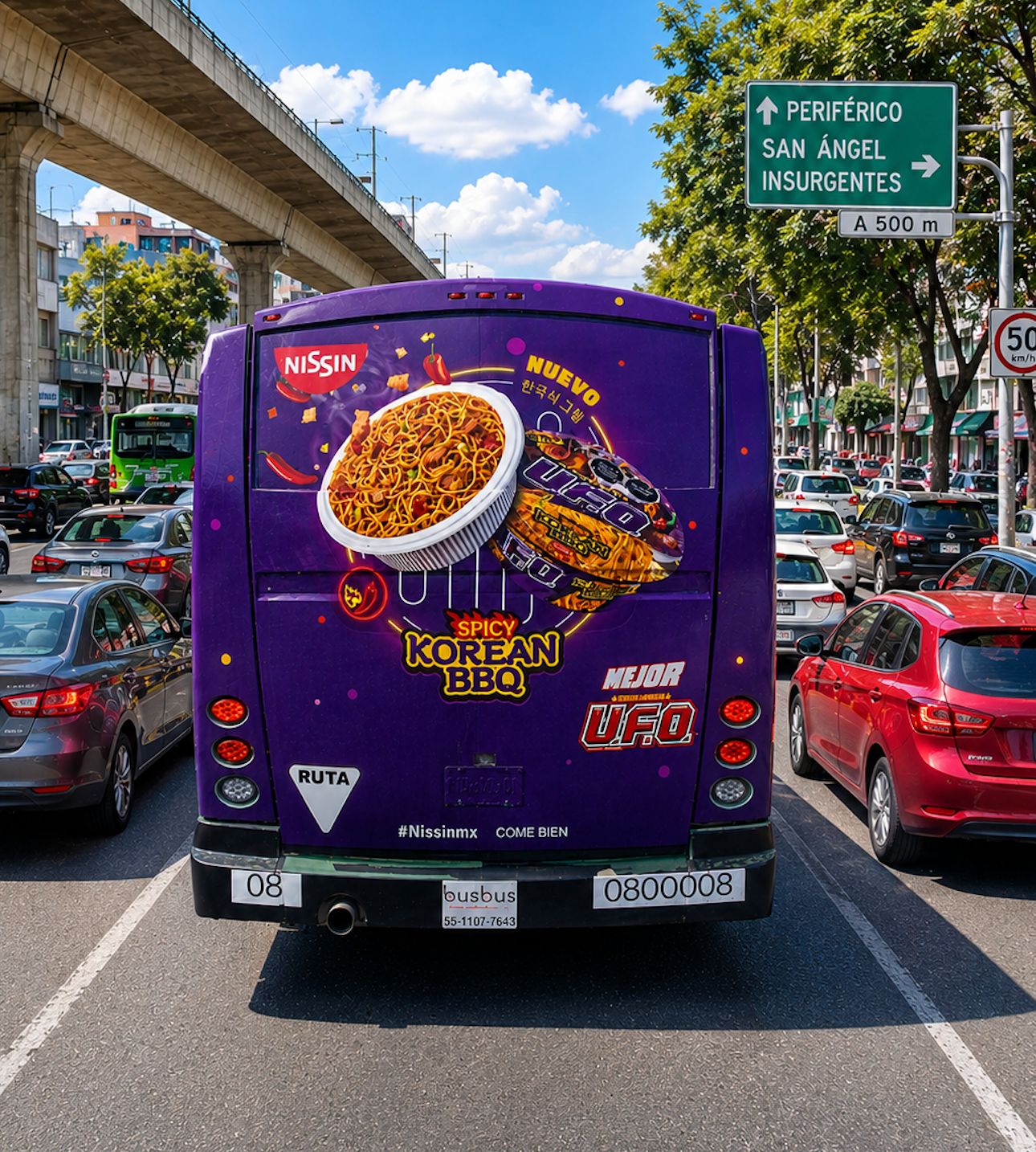 Campaña Nissin en medallón trasero de autobús urbano — publicidad exterior OOH CDMX con BusBus