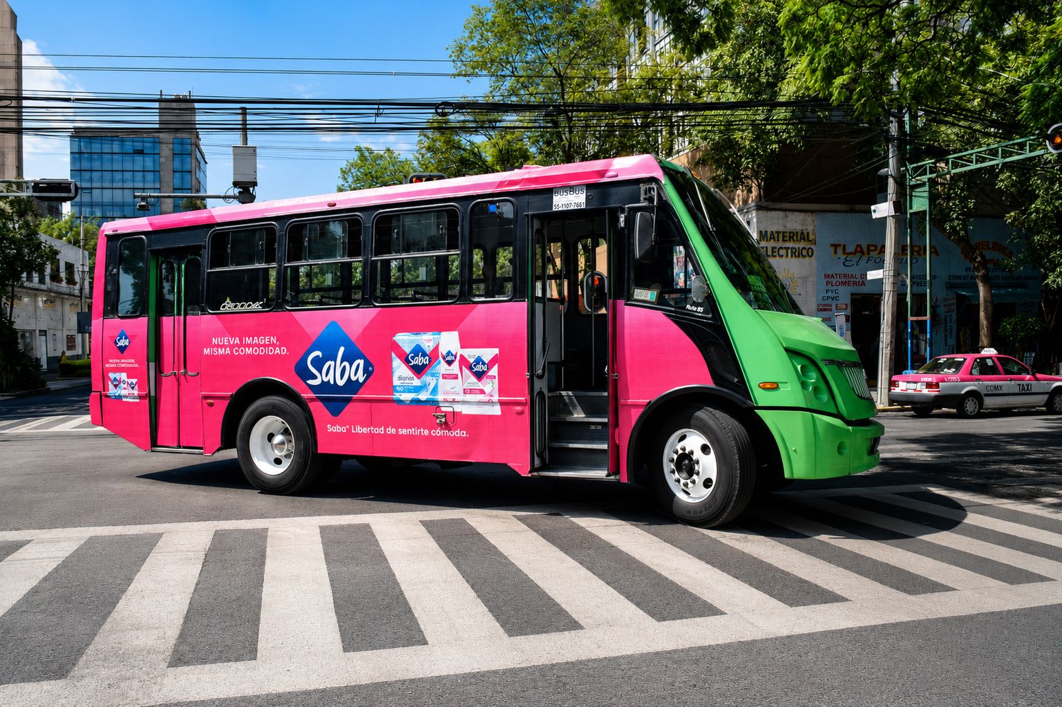 Autobús urbano rotulado con campaña Saba — publicidad exterior lateral integral OOH CDMX con BusBus